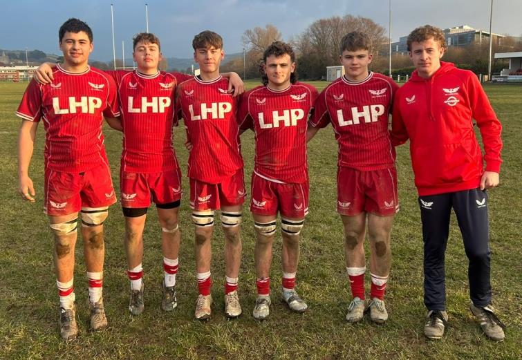 Daf (2nd right)  with team mates  Harvey Thomas, Niall Smith, Sean Bolger, Caio Jones and Ollie Thompson in Llanelli (West) team